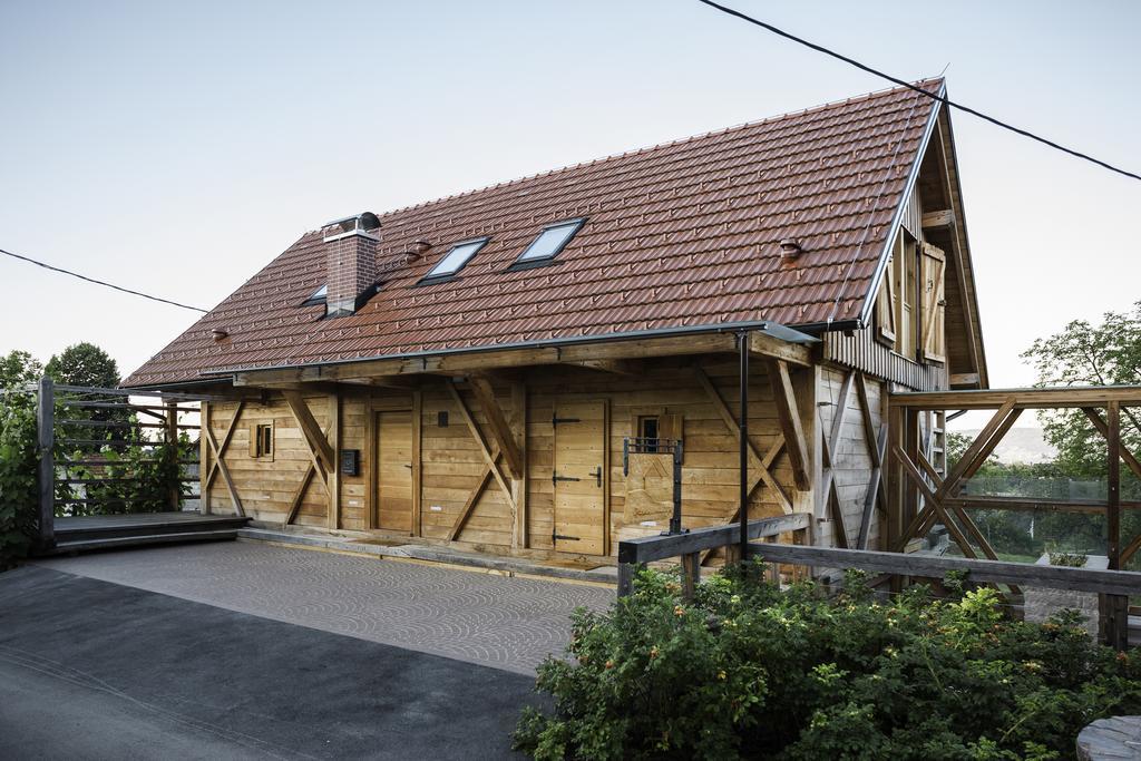 Guest House Kalska Domacija Semic ภายนอก รูปภาพ