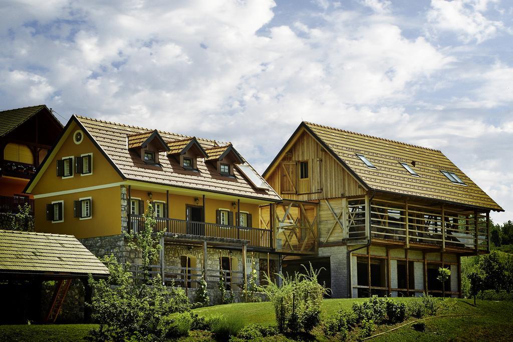 Guest House Kalska Domacija Semic ภายนอก รูปภาพ